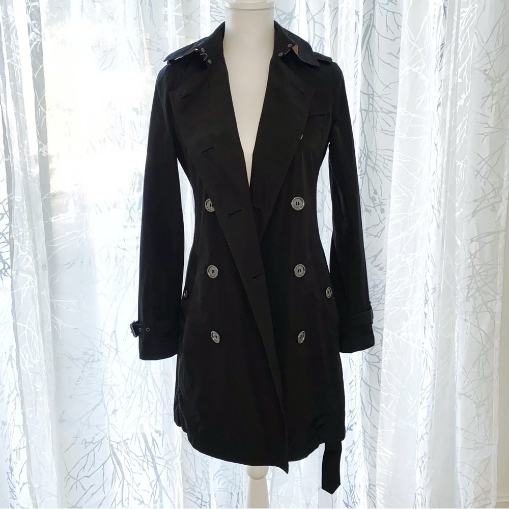 BURBERRY BLACK LIGHTWEIGHT DOUBLE BREASTED BUTTON UP TRENCH COAT - Picture 2 of 15